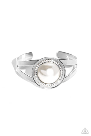 Paparazzi Accessories Put On The GLITZ - White Bracelet